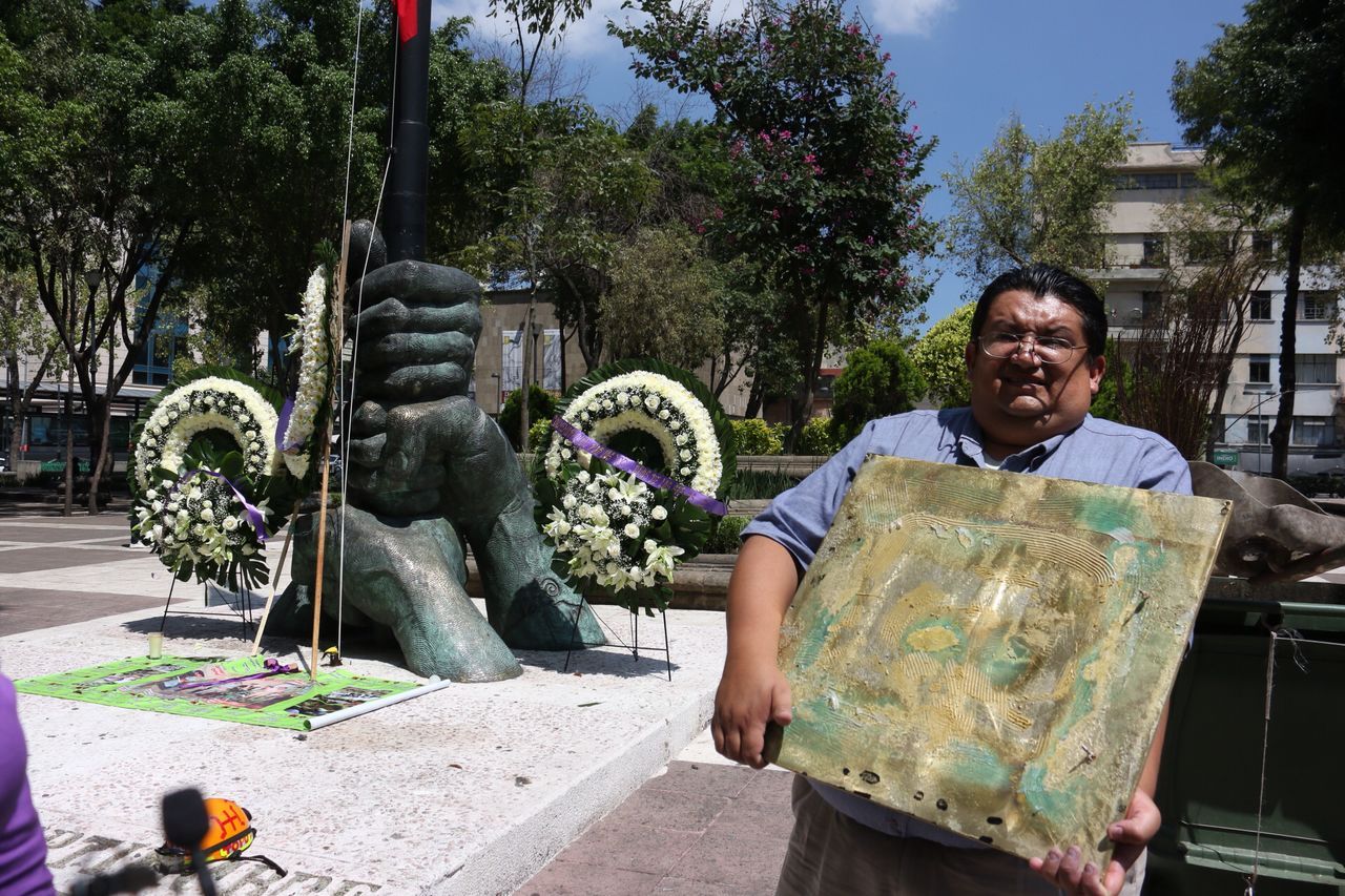 Retiran placa por aniversario del terremoto de 1985 con magnitud errónea - placa_3