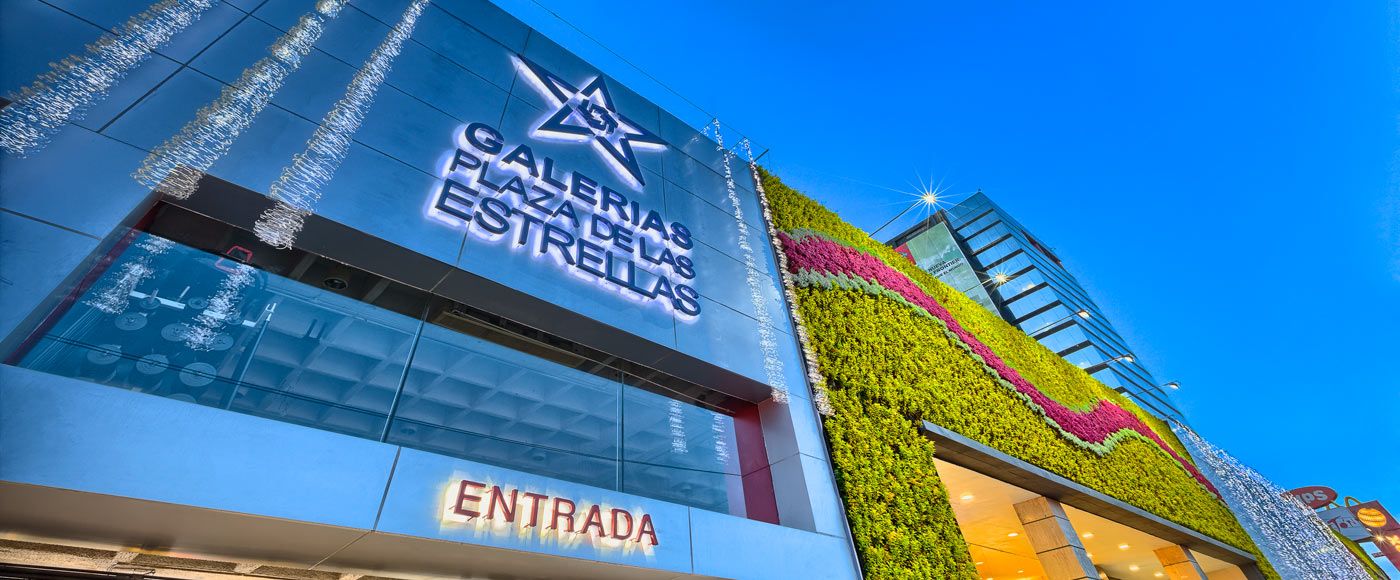 Asaltan Sanborns de Plaza de las Estrellas