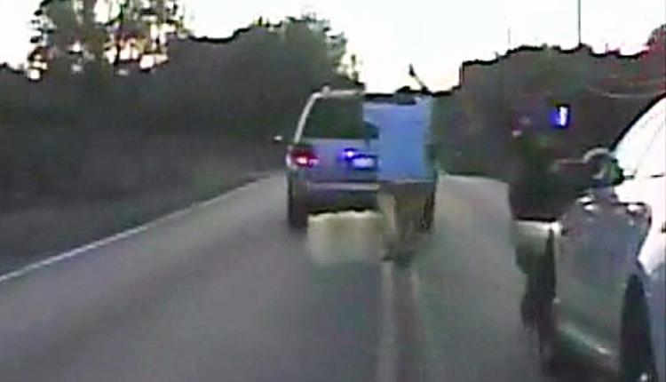 Acusan de homicidio a mujer policía que mató a negro en EE.UU. - police-3