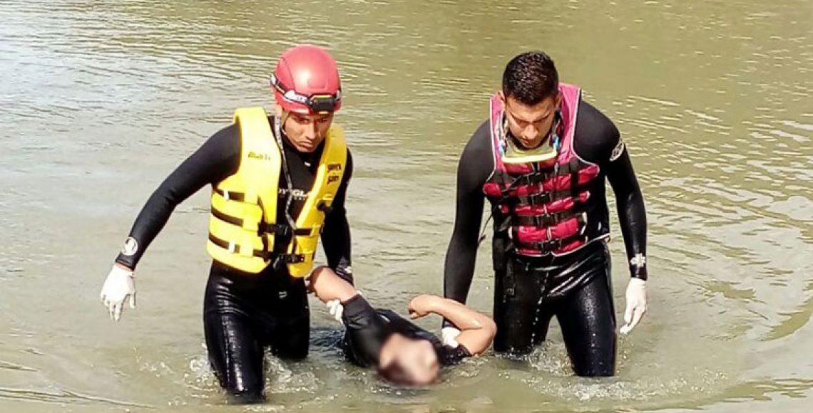 Localizan cuerpo de una mujer flotando en presa de Oaxaca