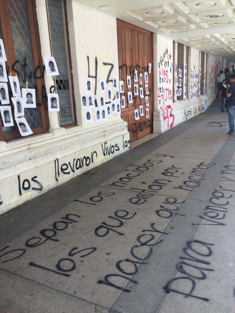 Padres de los 43 protestan en Chilpancingo - protesta-padres-normalistas-chilpancingo-768x1024