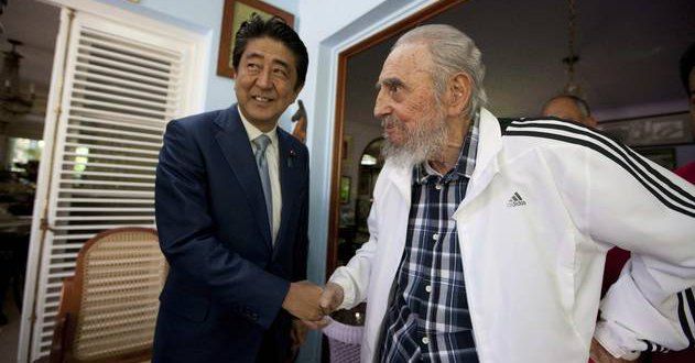 Fidel Castro recibe a Shinzo Abe, primer ministro de Japón - proxy-1