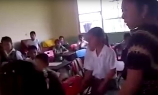 SEP denuncia a mujer que le quitó libros a niños - quita-libros-a-ninos-y-la-apodan-ladylibros-e93ce94be4e54d24090c66e8506a4b7f