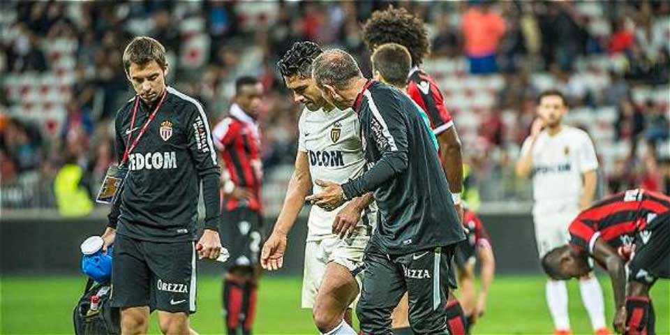 Radamel Falcao permanece hospitalizado por fuerte golpe en la cabeza