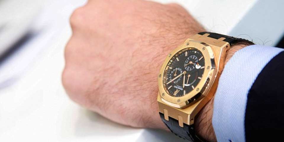 ¿Cómo cambia la forma en la que nos tratan si usamos un reloj de lujo?