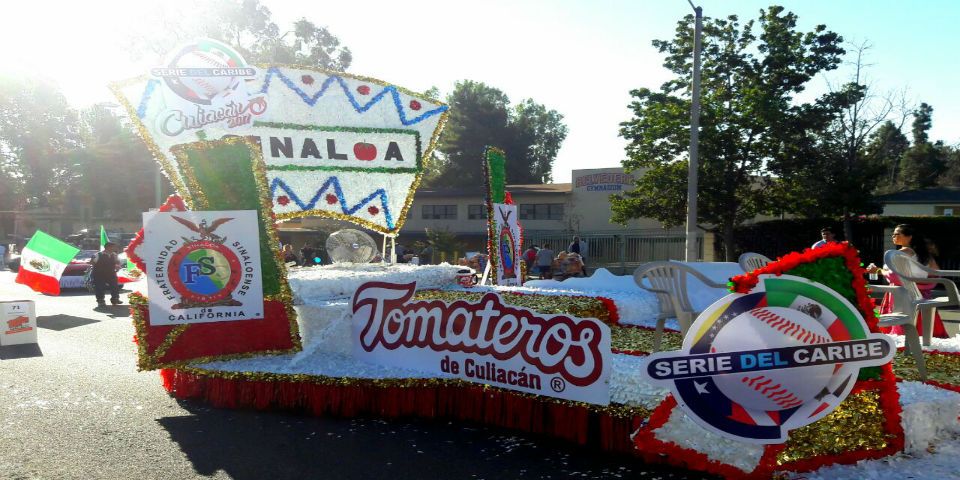 Serie del Caribe Culiacán 2017 desfila en Los Ángeles