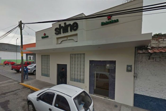 Balean a 6 personas afuera de un bar en Orizaba - shine