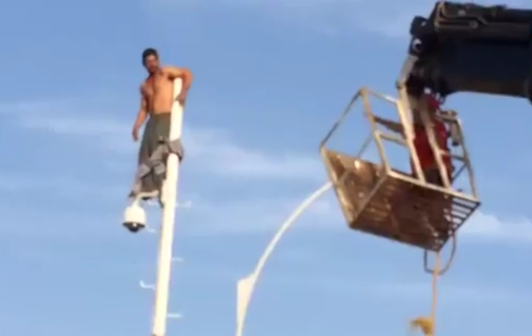 Detienen a hombre que intentaba suicidarse en Villahermosa