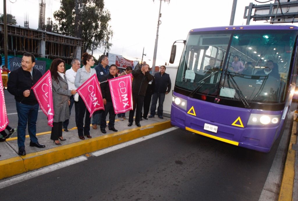 Inicia servicio de transporte público en segundos pisos