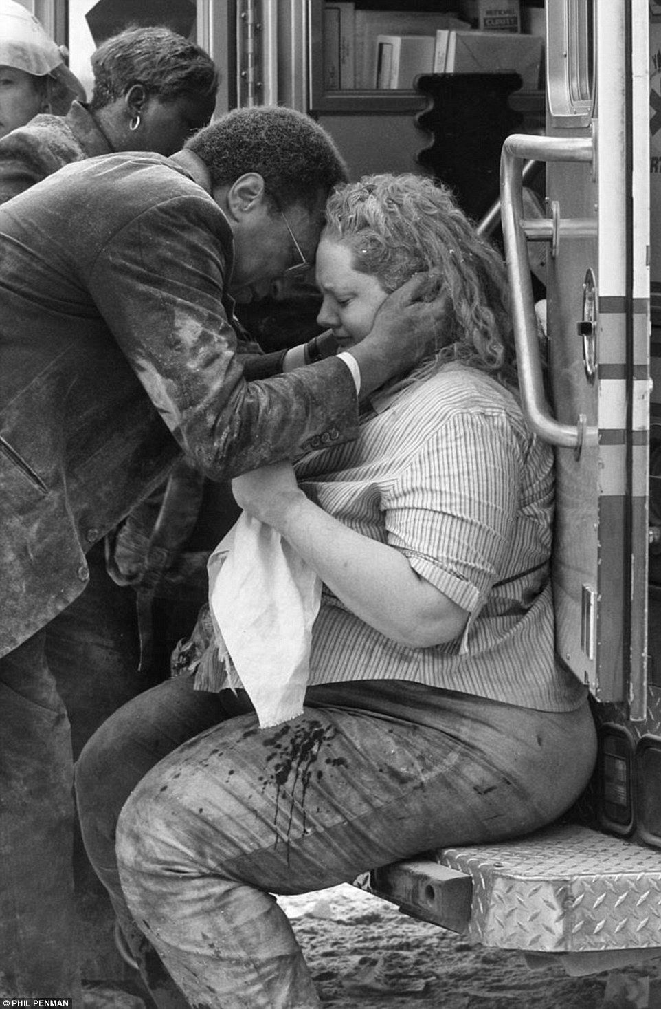 Galería: fotógrafo capta sobrevivientes del ataque a las Torres Gemelas - tg13