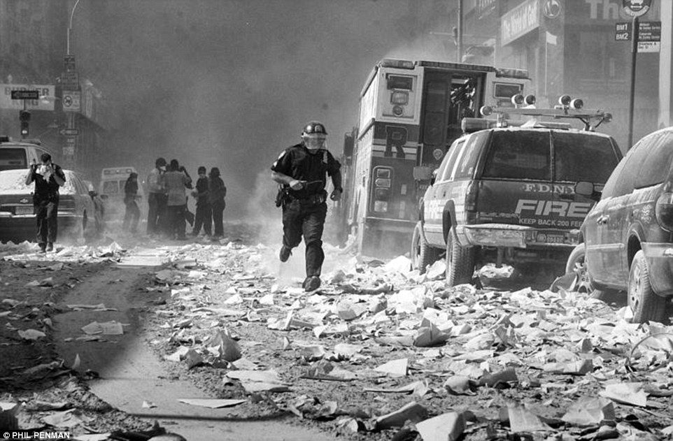 Galería: fotógrafo capta sobrevivientes del ataque a las Torres Gemelas - tg8