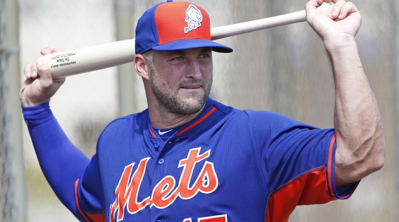 Tim Tebow conecta su primer cuadrangular como profesional