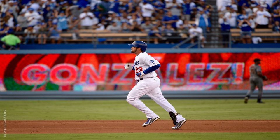 Adrián González consigue jonrón 17 en victoria de los Dodgers