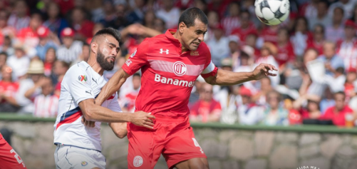 No alcanza a remontar Chivas y pierde 2-1 ante Toluca