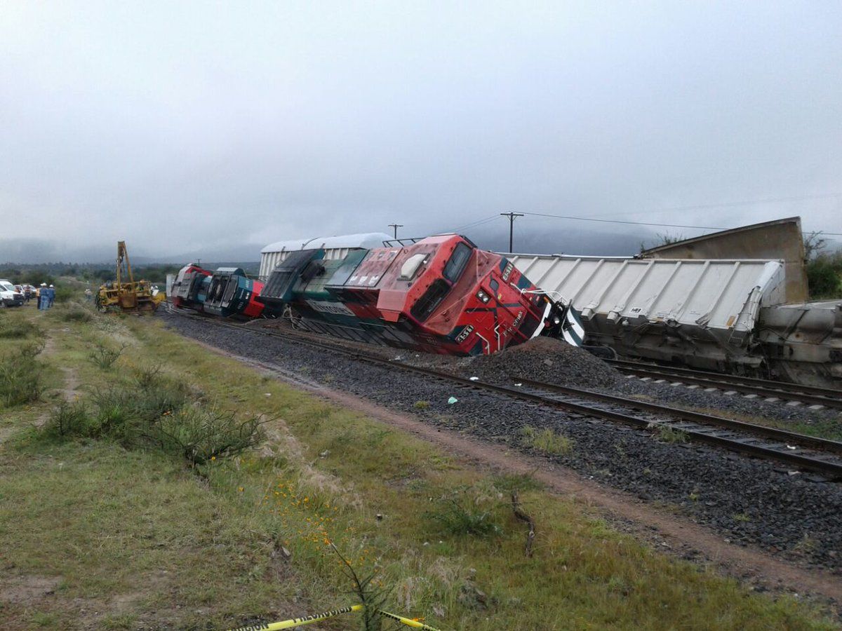 Ladrones descarrilan tren en Querétaro - tren-queretaro-1