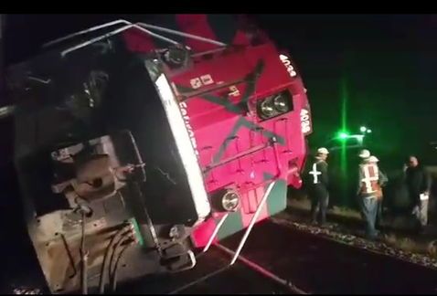 Ladrones descarrilan tren en Querétaro