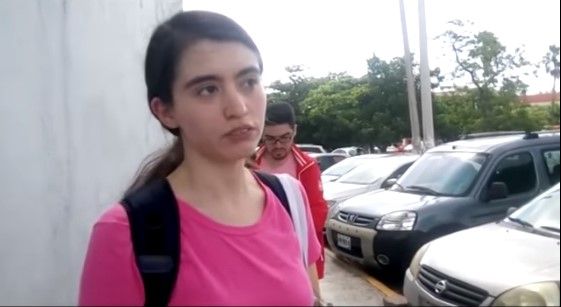 Video: taxistas en Cancún impiden a turistas viajar en Uber