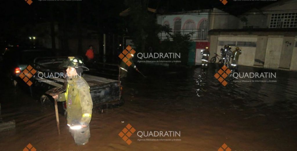 Lluvia afecta a más de 18 colonias en Uruapan - uruapan-lluvias-1024x521