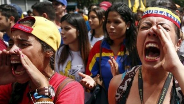 Oposición venezolana mantendrá protestas por referéndum contra Maduro - venezuela-2