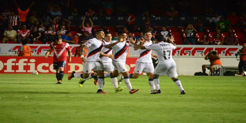 Chivas salva la semana en Veracruz