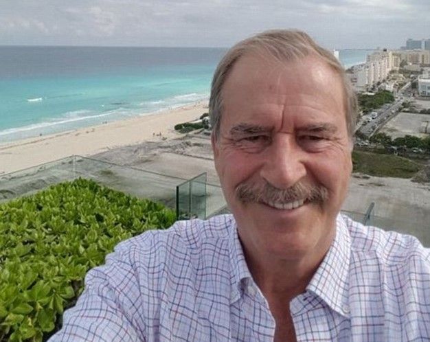 Vicente Fox comparte foto con Arnold Schwarzenegger