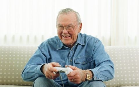 Hay más gamers mexicanos en celulares que en consolas - video-games-are-good-for-grandpa