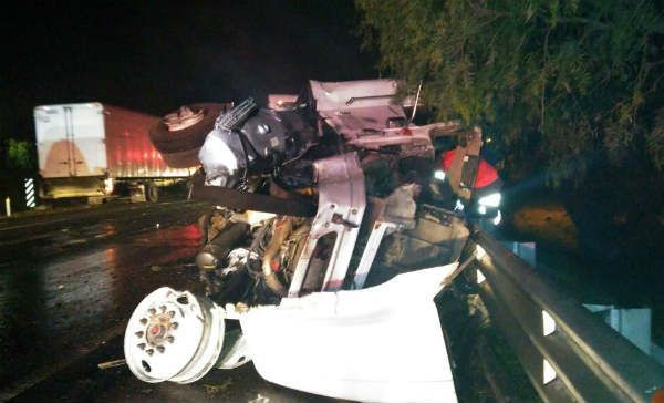 Vuelca tráiler en la México-Querétaro