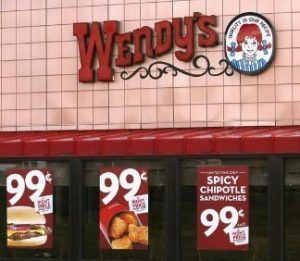 30 cosas que puedes comprar con un dólar - wendys-300x261
