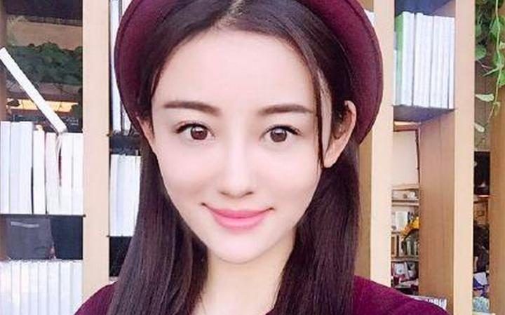 Actriz china muere de cáncer tras elegir tratarse con medicina alternativa