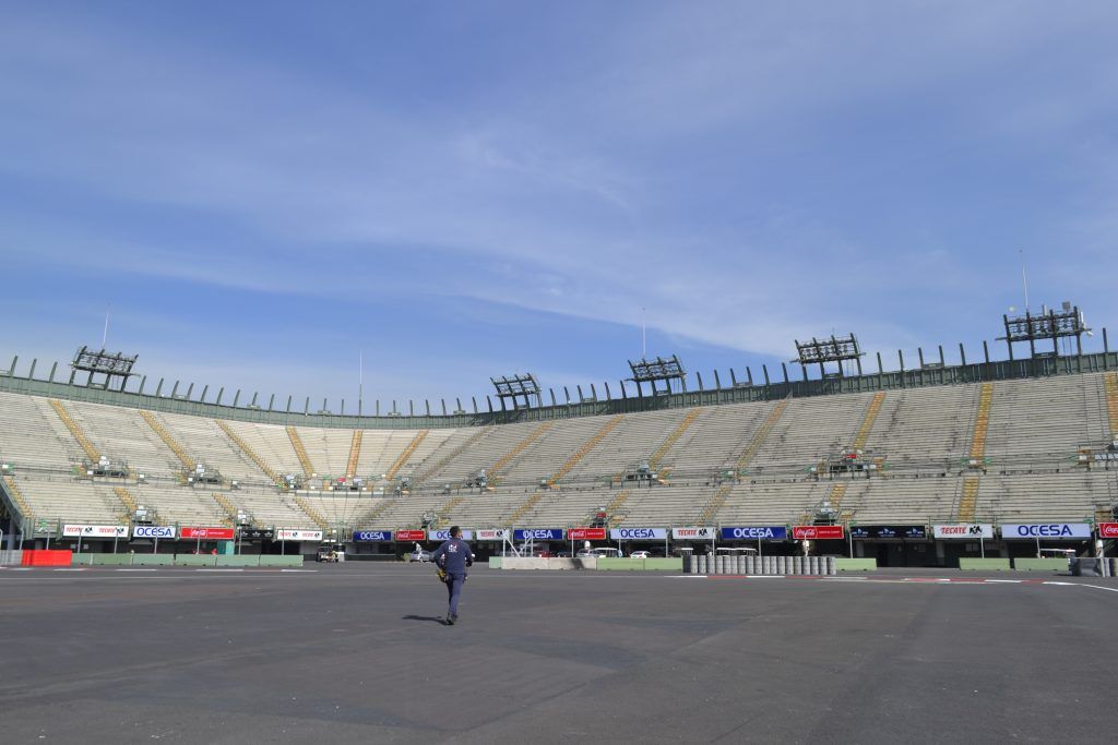 Autódromo Hermanos Rodríguez casi listo para la Fórmula 1 - 13-La-pista-se-modificó-desde-el-año-pasado-para-aprovechar-la-zona-del-Foro-Sol-la-cual-es-única-en-el-mundo-y-es-ideal-para-los-que-asisten-a-la-Fórmula-1-en-calidad-de-fanáticos-y-no-de-conocedores-1024x683