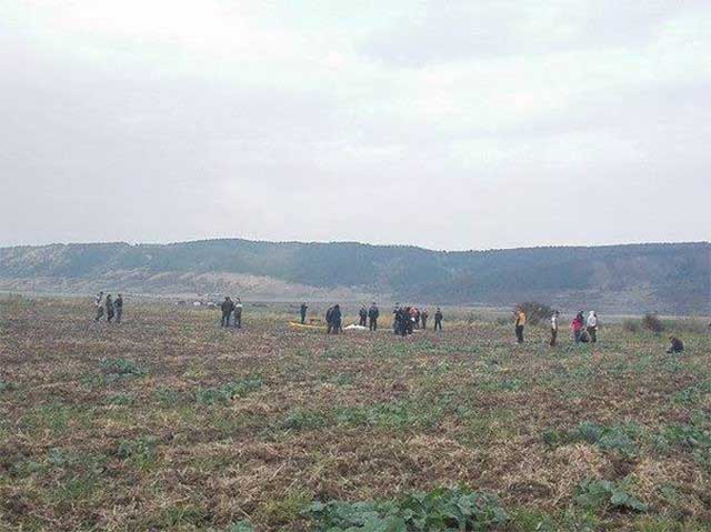 Hombre muere al no abrir su paracaídas en Rumania - 1539995