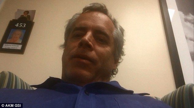 Detienen al sospechoso de vandalizar la estrella de Trump en Hollywood - 39BF2F8D00000578-3875358-image-a-1_1477514261600