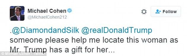 Video: atacan a indigente que apoya a Donald Trump - 39DC00F000000578-3885714-image-a-23_1477795881101