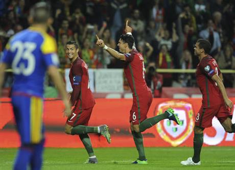CR7 anota cuatro en goleada de Portugal - 460x-5