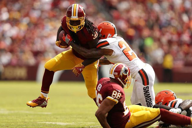 Redskins vencen a los Browns de la mano de su mariscal - 611983918