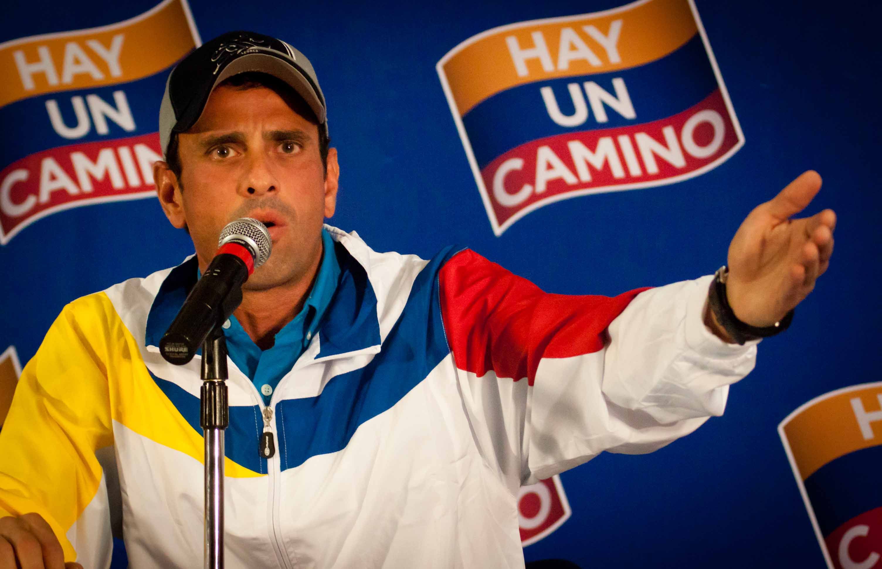 Parlamento de Venezuela declarará el “abandono del cargo” de Maduro - Capriles