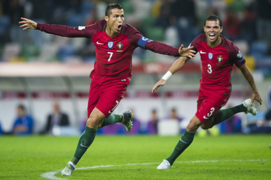 CR7 anota cuatro en goleada de Portugal