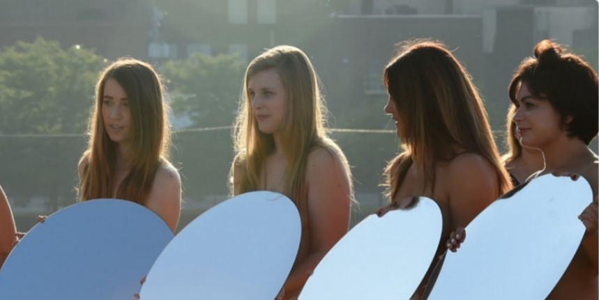 Mujeres desnudas protestan contra Trump - Captura-de-pantalla-2016-10-13-a-las-19.53.23