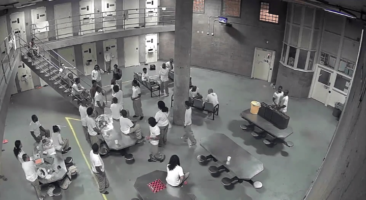 Video: pelea en cárcel en EE.UU. dejó 10 heridos - Captura-de-pantalla-2016-10-26-a-las-19.53.24