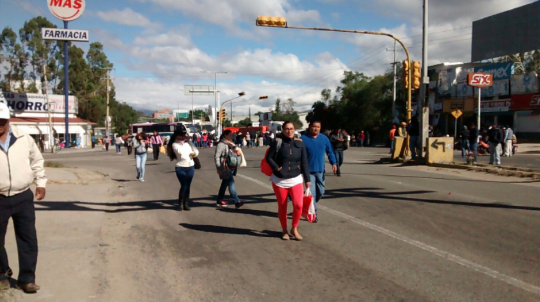 Trabajadores de Salud bloquean 23 puntos carreteros en Oaxaca - Captura-de-pantalla-2016-10-28-a-las-13.51.24