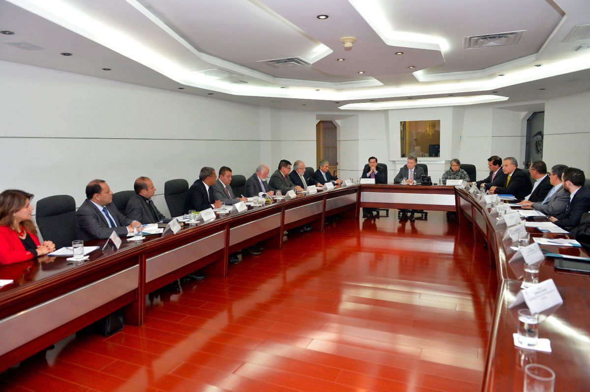 Cese al fuego en Colombia se extiende hasta el 31 de octubre