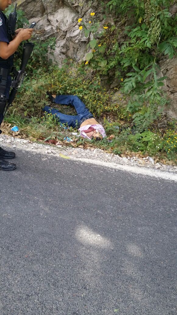 Asesinan a hombre en la carretera México-Acapulco - Hombre-México-Acapulco-5