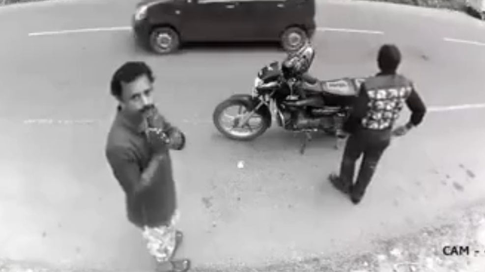 #Viral Ladrón pide perdón tras darse cuenta que está siendo grabado