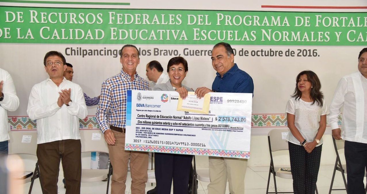 Entregan en Guerrero 21 mdp para mejorar la calidad educativa