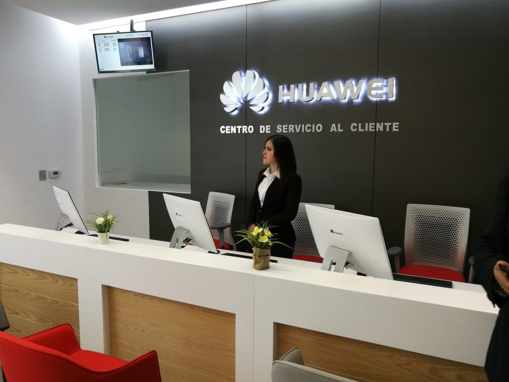 Huawei inaugura tienda de servicio en Polanco - IMG_20161013_205856-1024x768