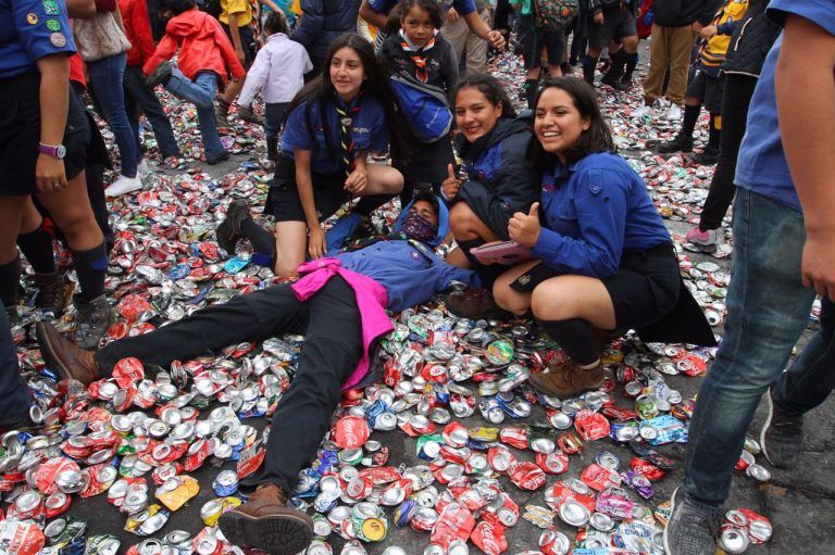 Scouts forman la flor de lis más grande del mundo en el Zócalo - IMG_6190-768x511