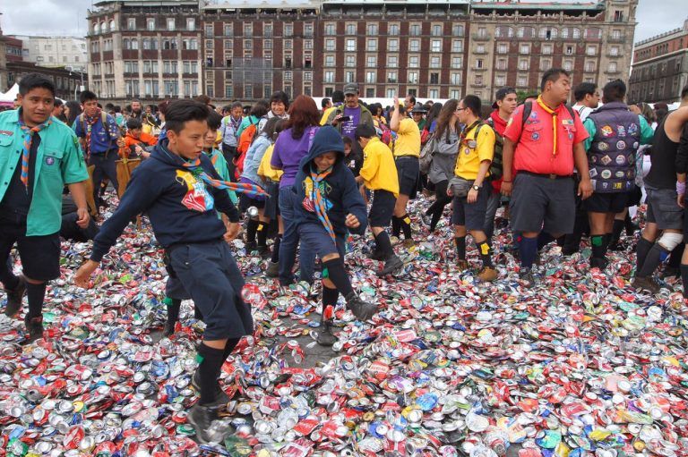 Scouts forman la flor de lis más grande del mundo en el Zócalo - IMG_6191-768x511