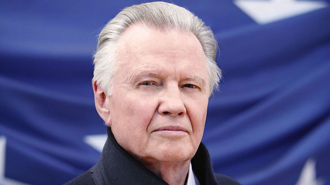 Jon Voight defiende a Trump y arremete contra De Niro - Jon-Voight-Jonas-Hodges-24-Redemption