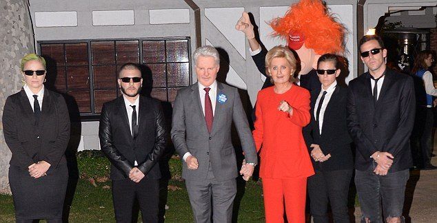 Katy Perry y Orlando Bloom se disfrazan de Hillary Clinton y Donald Trump