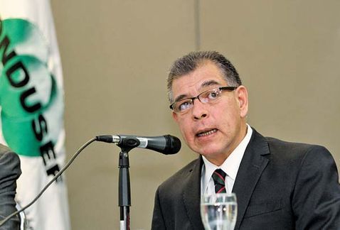 Condusef lanzará portal para denunciar teléfonos usados en fraudes - Mario-di-Costanzo